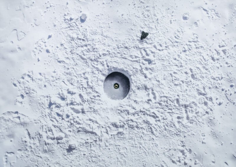 Sous la glace l’eau – Caisse d’épargne – 1 février 2020 au 29 Août 2020